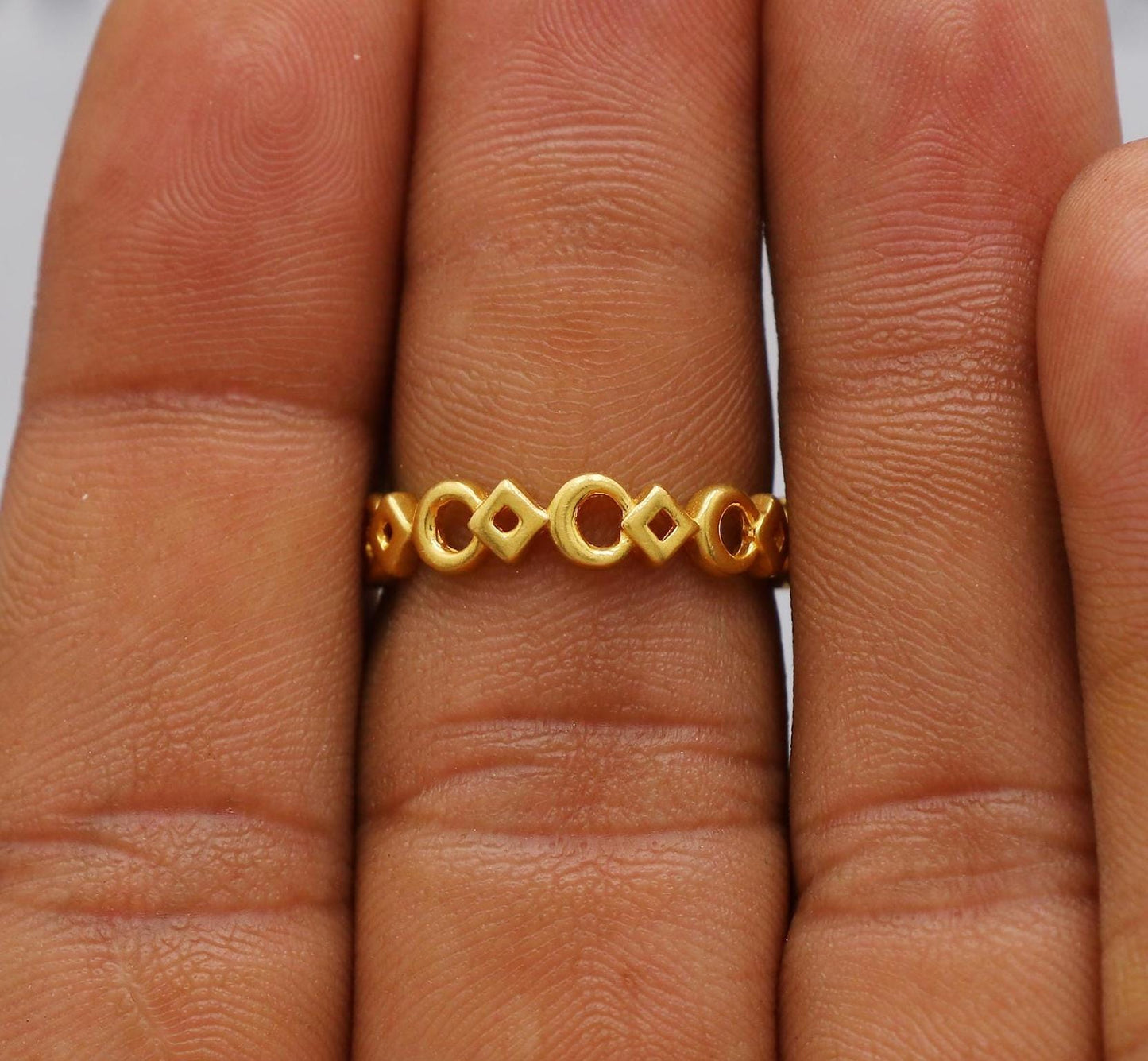 Circle & Diamond Linked Pattern 22k Gold Ring, Stacking Band Ring Minimalist Artistic Design, Pure Handmade Work Indian Ring, K6185