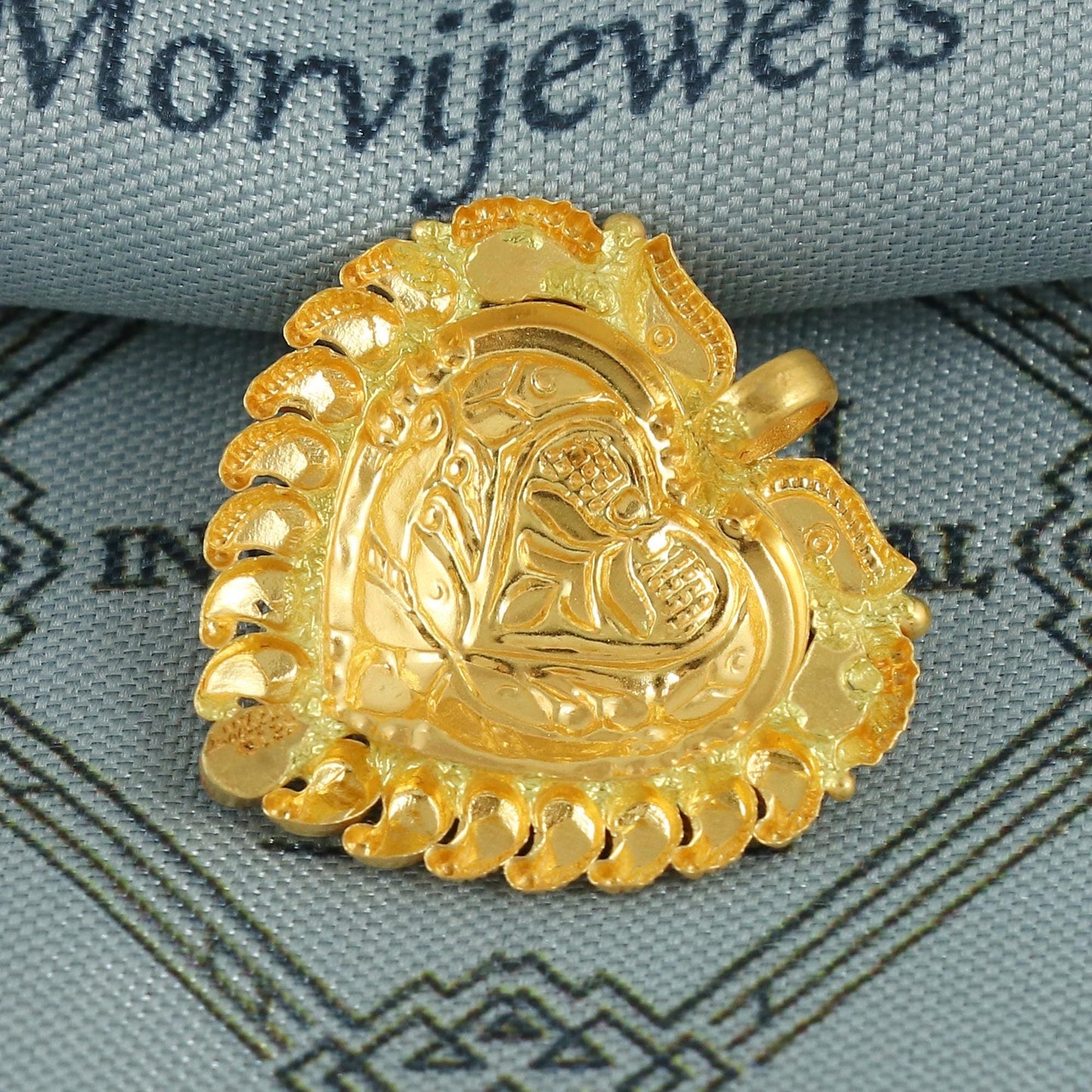 Traditional 22k Gold Chain Indian Handmade Pendant Jewelry, K6825