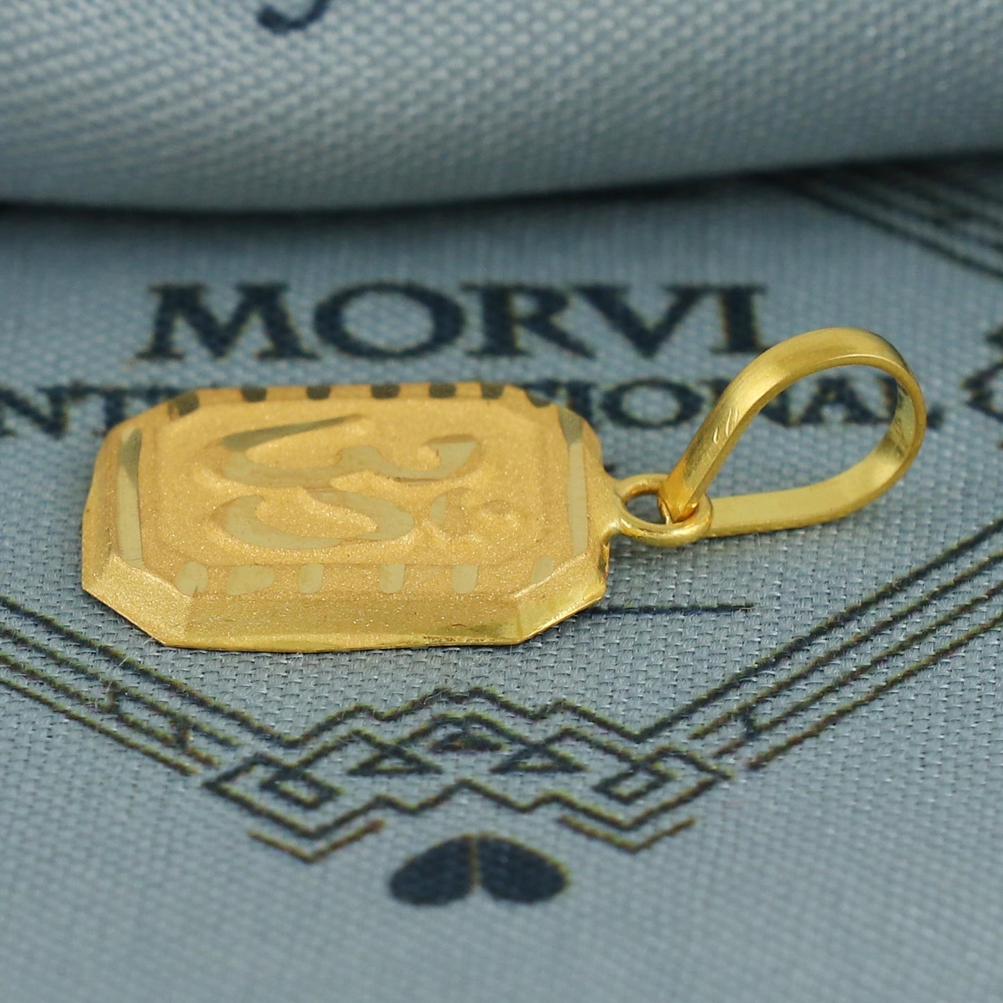 20k Gold Om Pendant: Lightweight Indian Jewelry, Handmade Gold Dainty Jewelry for Gift, K6829