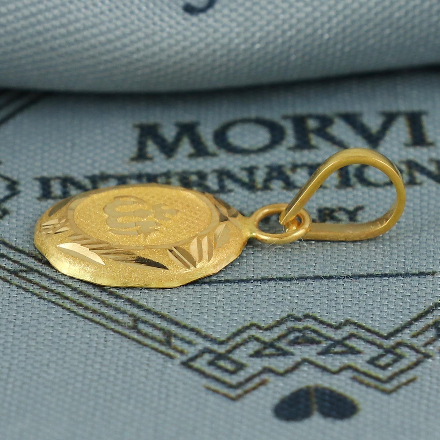 Small 20k Gold Pendant: Lightweight Indian Jewelry, Handmade Gold Dainty Jewelry for Gift, K6831