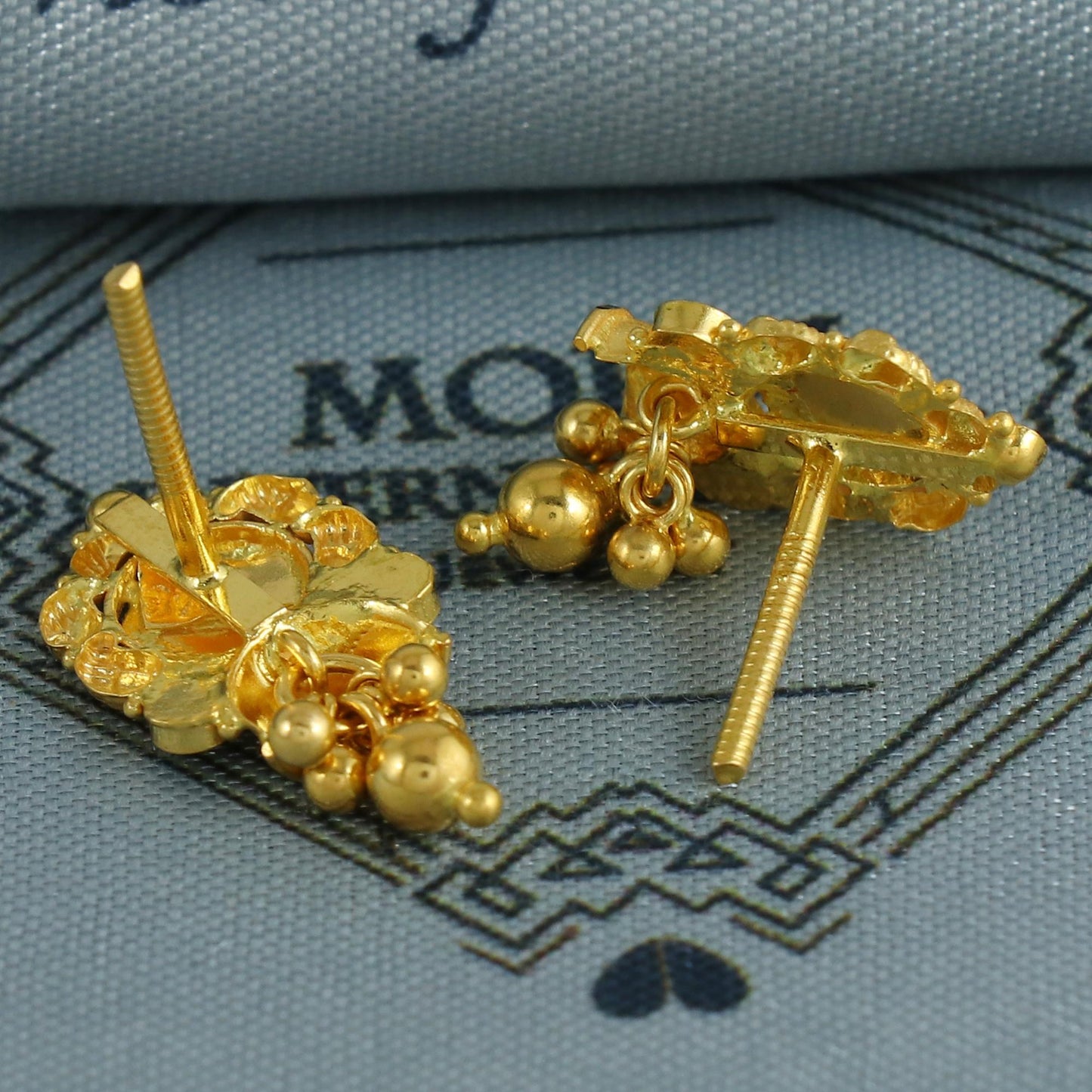 22k Yellow Gold Earrings Handmade Indian Jewelry for Gift, K6854