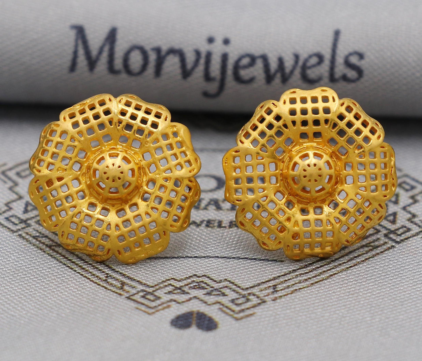 Flower Solid real 22k Gold Stud Earrings Jewelry for women, Filigree Style Gold Tops, Indian Handmade Vintage Style Earrings, K6249