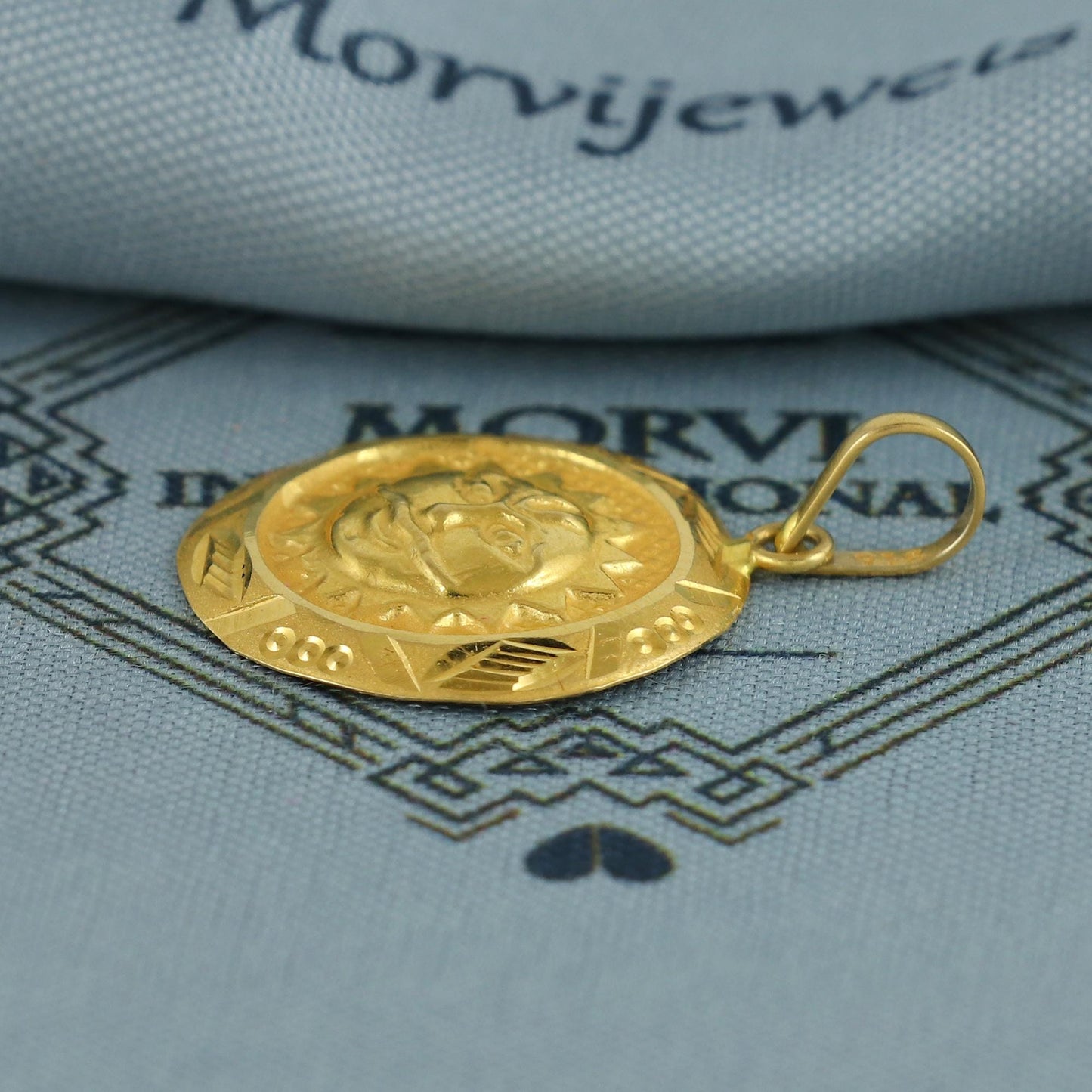 Sun faced carved 22kt 22k Yellow Gold Pendant Necklace Jewelry for Gift, Pure gold dangling pendant indian jewelry for gift, K6972