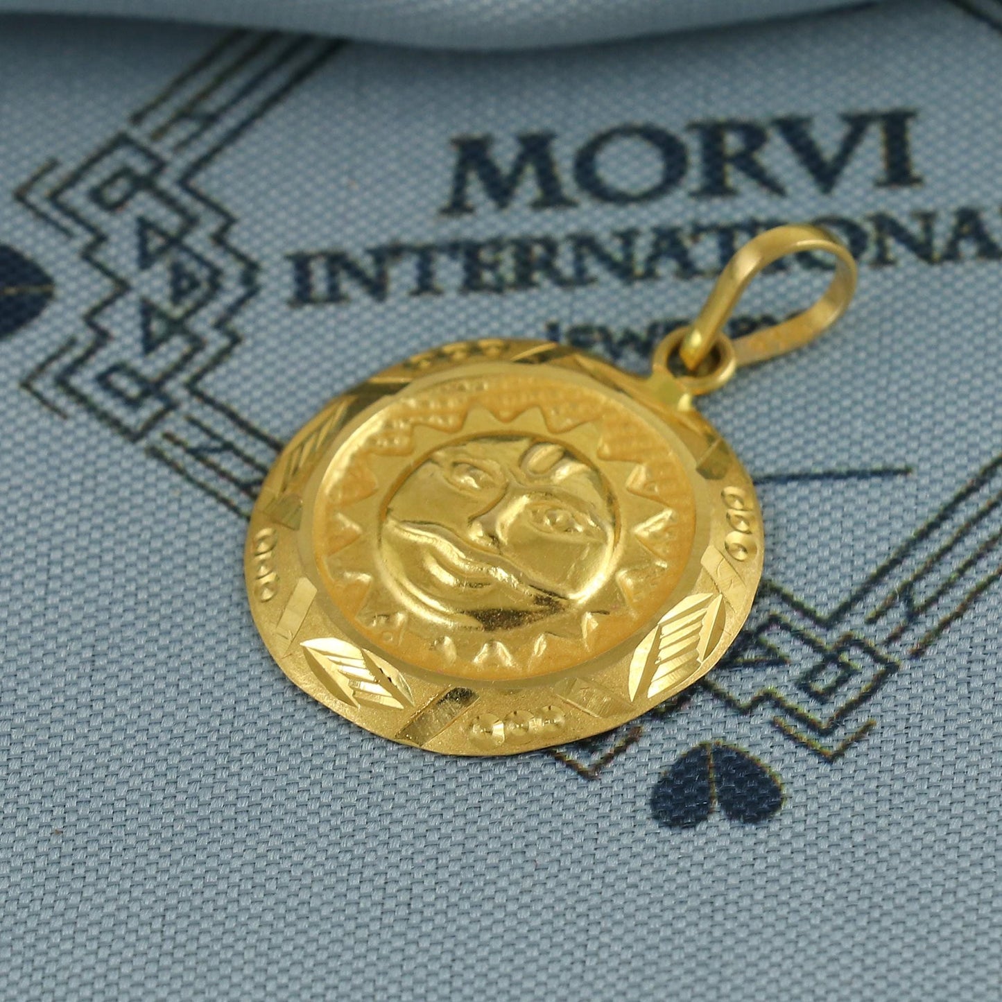 Sun faced carved 22kt 22k Yellow Gold Pendant Necklace Jewelry for Gift, Pure gold dangling pendant indian jewelry for gift, K6972