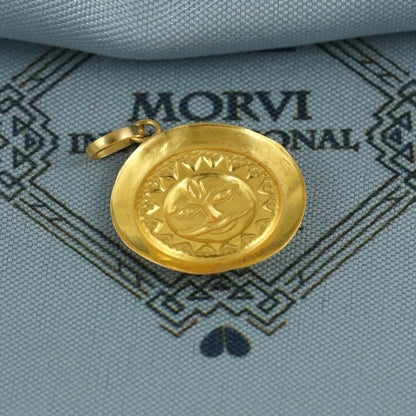 Sun faced carved 22kt 22k Yellow Gold Pendant Necklace Jewelry for Gift, Pure gold dangling pendant indian jewelry for gift, K6972