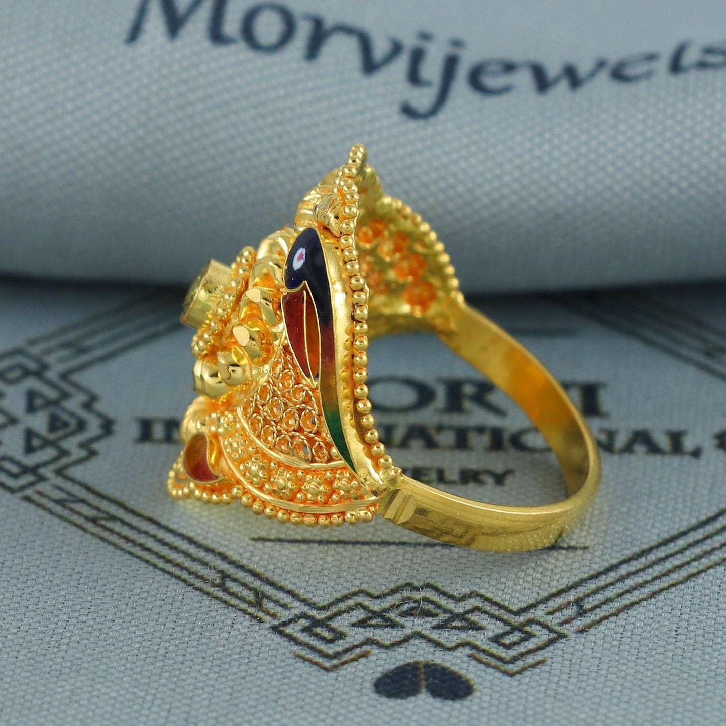 22k Yellow Gold Handmade Indian Jewelry, K6941