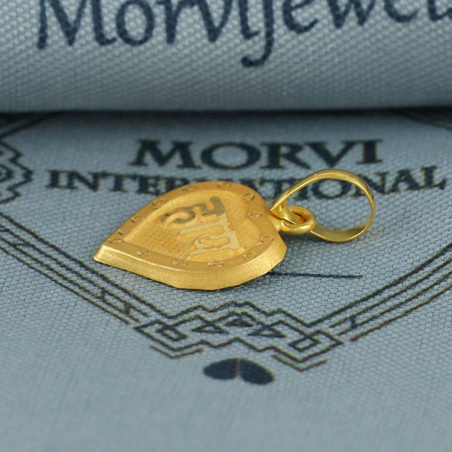 22k Yellow Gold Haye Small Pendant, MJ0132