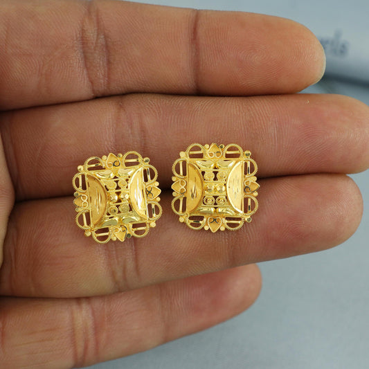 18k Yellow Gold Stud Earrings tops , Handmade Yellow gold earrings for women, vintage antique design indian gold earrings jewelry, K6967