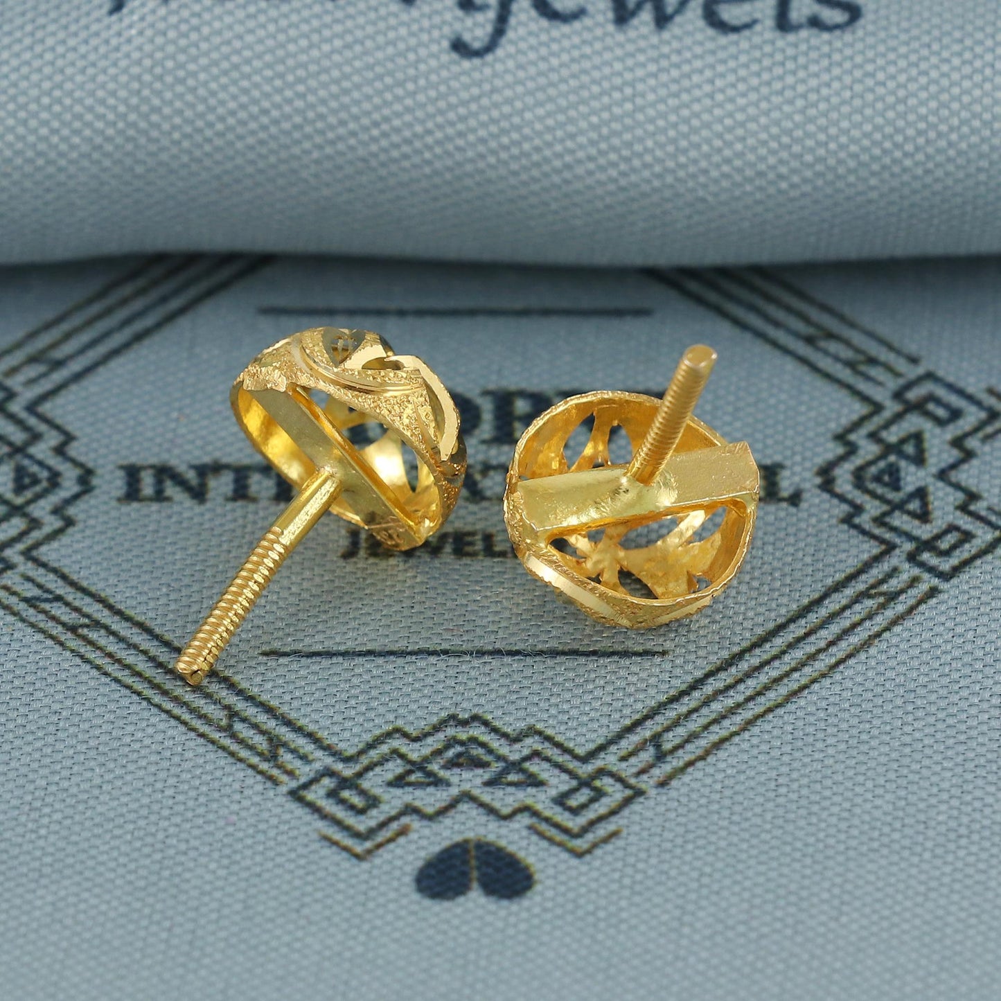 18k Gold Studs earrings, screw back small earrings, Genuine Gold Earrings Indian Handmade Jewelry for Women, K6936