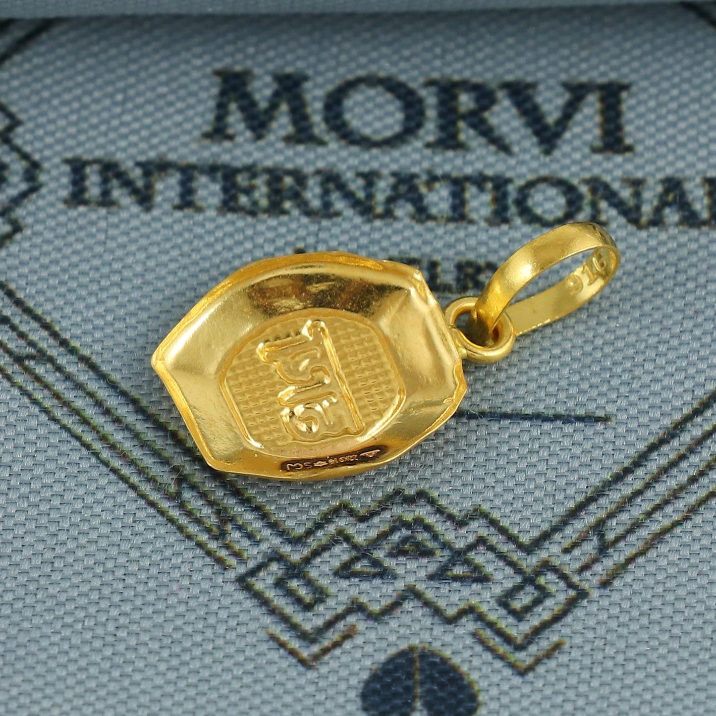 22k Yellow Gold Haye Small Pendant, MJ0131