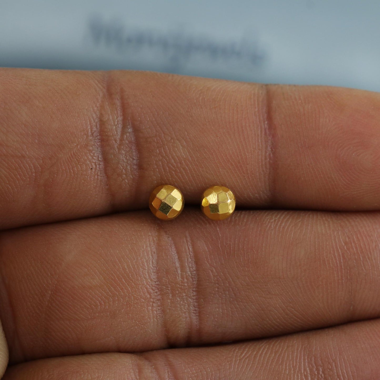 Diamond Cut Faceted 20k Solid Yellow Gold Stud Earrings Indian Jewelry, K6968