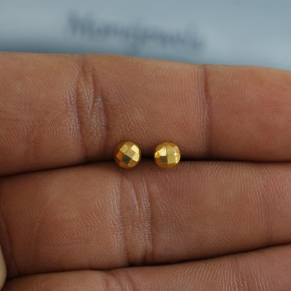Diamond Cut Faceted 20k Solid Yellow Gold Stud Earrings Indian Jewelry, K6968