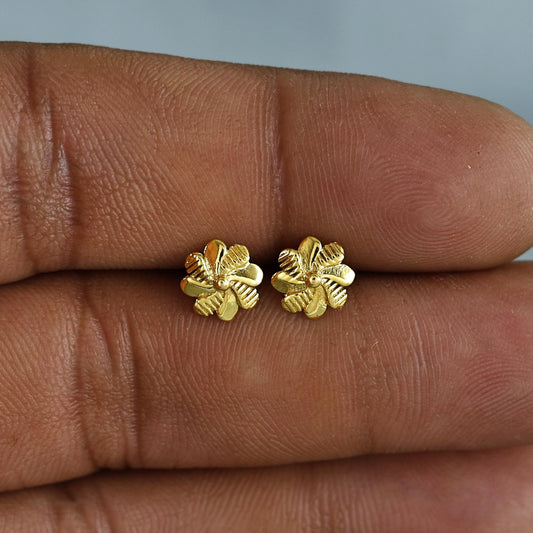 18k Gold Studs earrings, screw back small flower earrings, Genuine Gold Earrings Indian Handmade Jewelry for Women, K7036