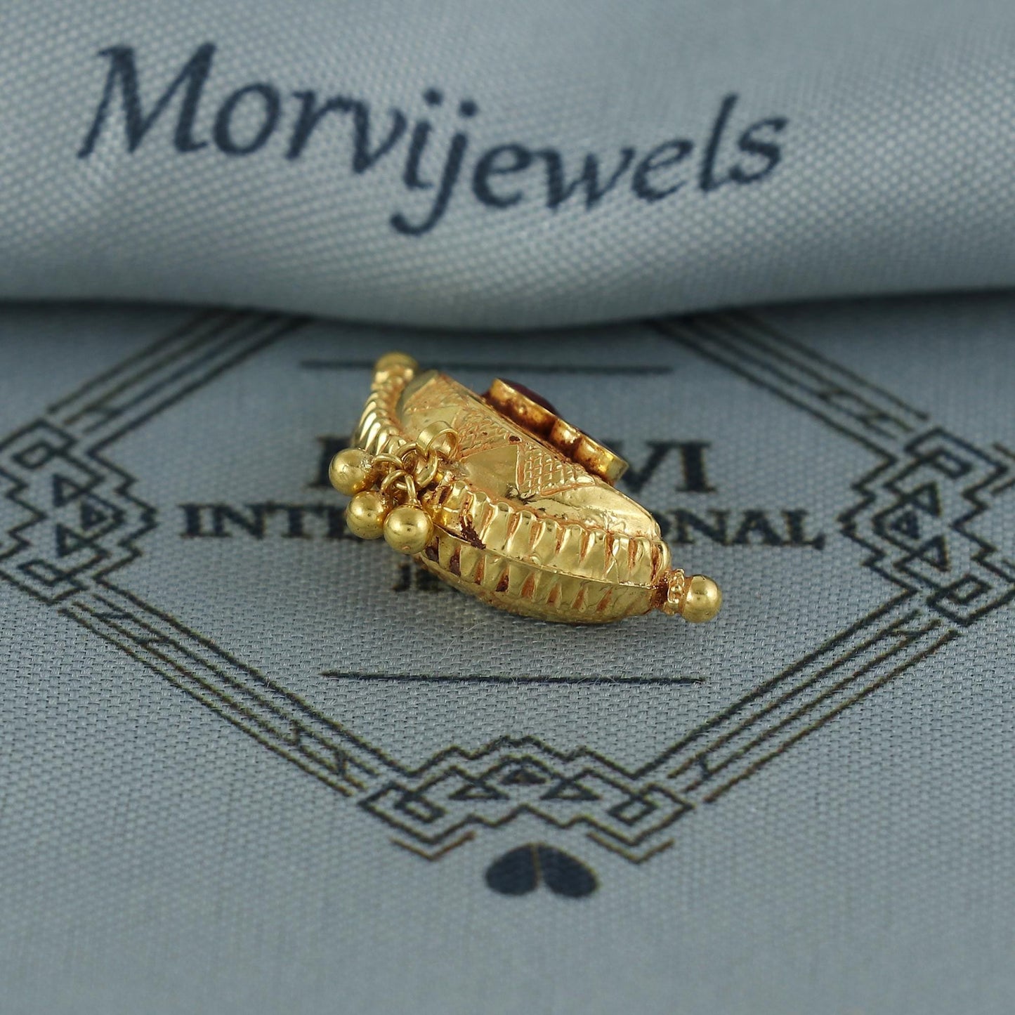 22k Gold Pendant Amulet Jewelry, Tabiz Style Traditional Indian Gold Jewelry, vintage antique design, K7077