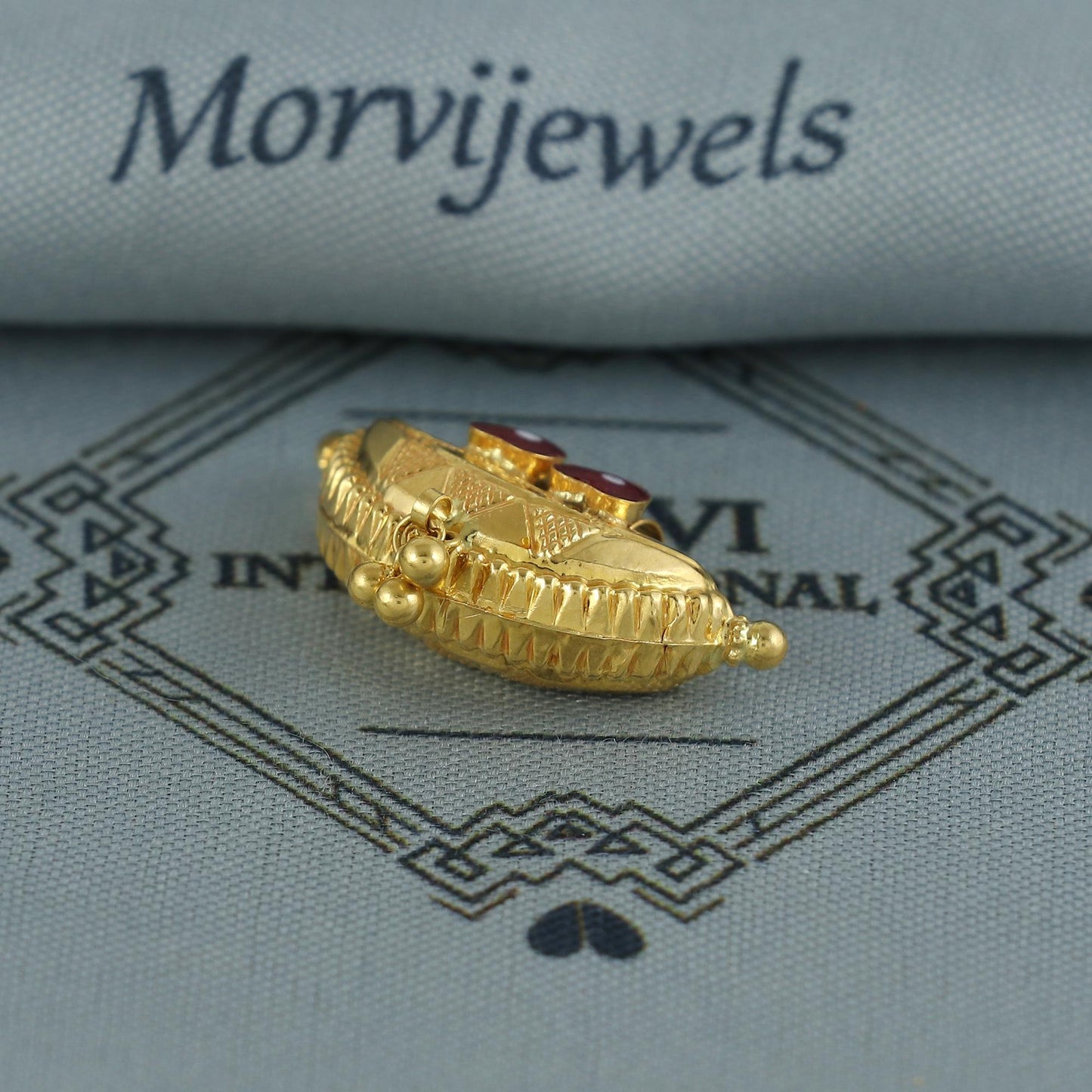 22k Gold Pendant Amulet Jewelry, Tabiz Style Traditional Indian Gold Jewelry, vintage antique design, K7079